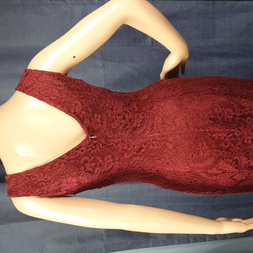 Red Prom dress - Picture 8 of 12